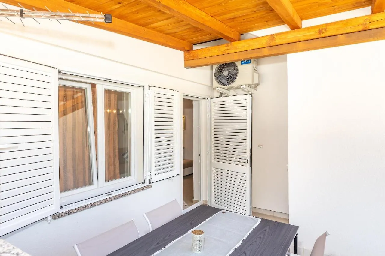 Apartman Lea Punat 0*,  Croatia